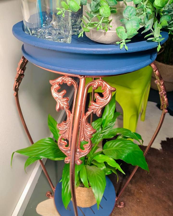 Elegant Plant/Drinks Stand